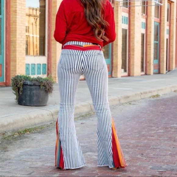 NWT L&B serape striped flare pants. Size 18. Never worn. Excellent condition. - Picture 2 of 6
